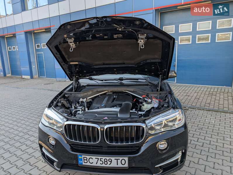 Позашляховик / Кросовер BMW X5 2015 в Косові