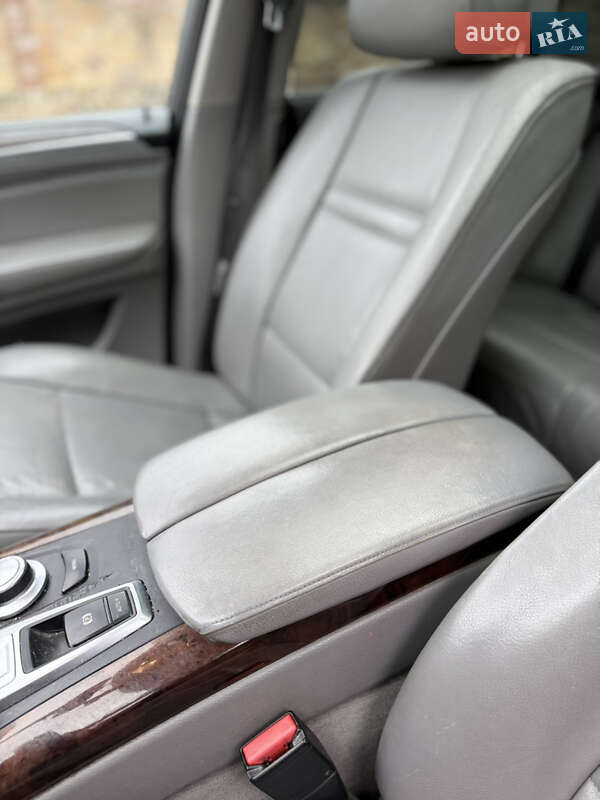 Внедорожник / Кроссовер BMW X5 2008 в Ровно