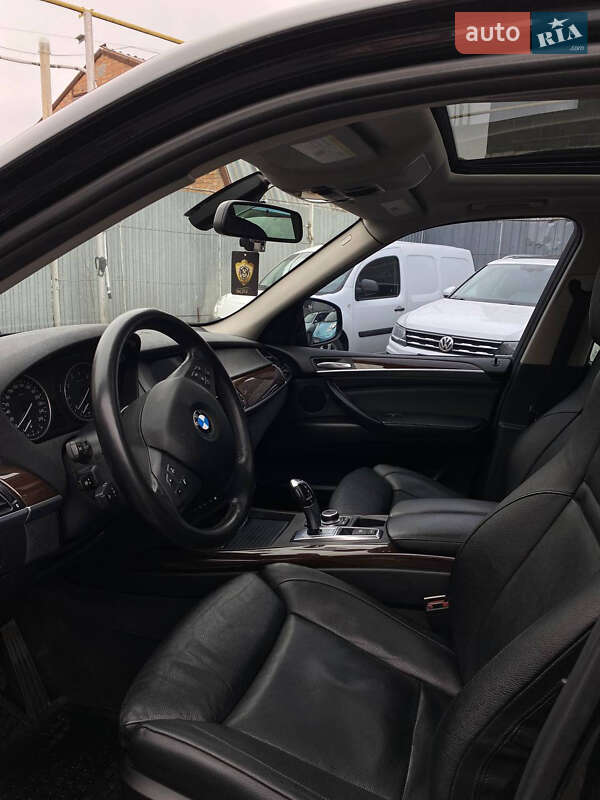 Внедорожник / Кроссовер BMW X5 2011 в Чернобае