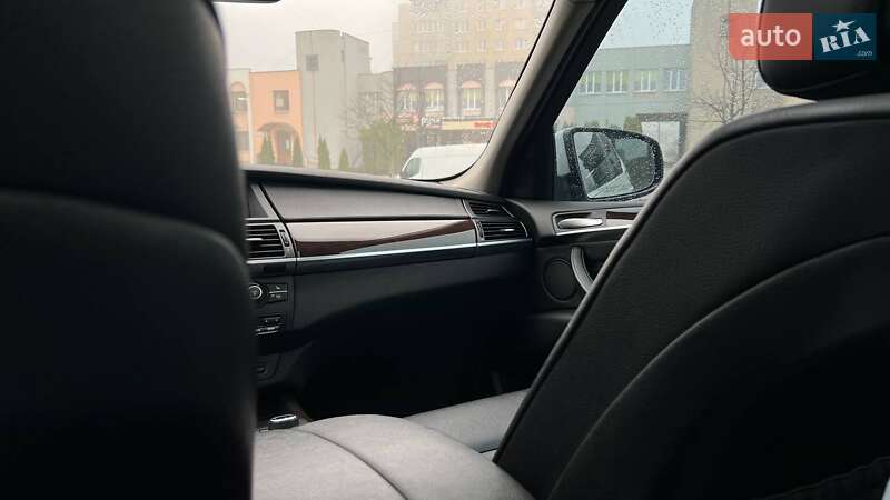 Позашляховик / Кросовер BMW X5 2012 в Львові