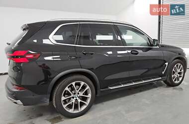 Позашляховик / Кросовер BMW X5 2023 в 