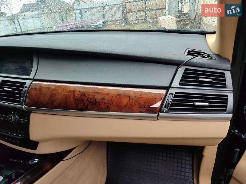 Внедорожник / Кроссовер BMW X5 2011 в Новомосковске