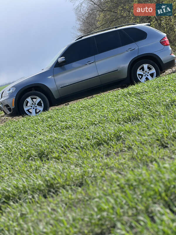 Внедорожник / Кроссовер BMW X5 2012 в Томашполе
