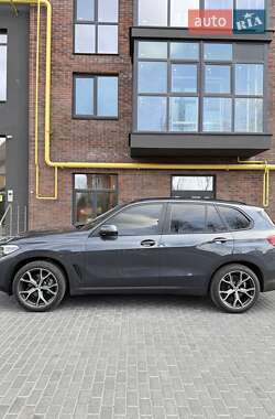 Внедорожник / Кроссовер BMW X5 2018 в 