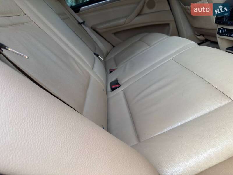 Позашляховик / Кросовер BMW X5 2011 в Охтирці