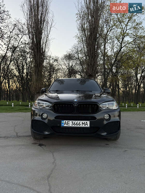 Позашляховик / Кросовер BMW X5 2014 в 