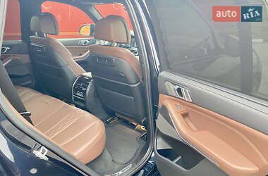 Позашляховик / Кросовер BMW X5 2021 в 