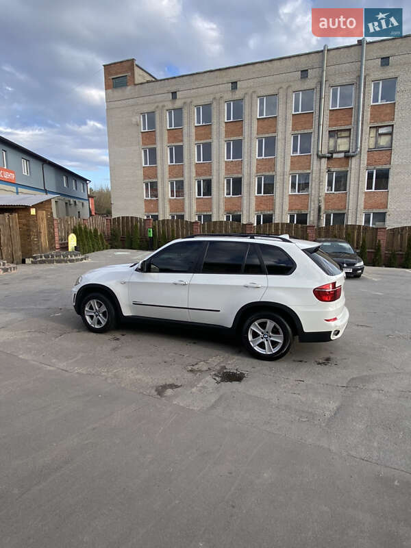 Внедорожник / Кроссовер BMW X5 2012 в 