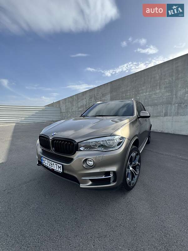 Позашляховик / Кросовер BMW X5 2017 в 
