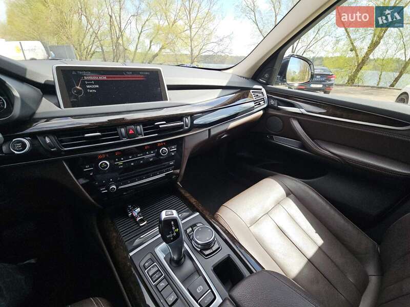 Позашляховик / Кросовер BMW X5 2015 в Києві