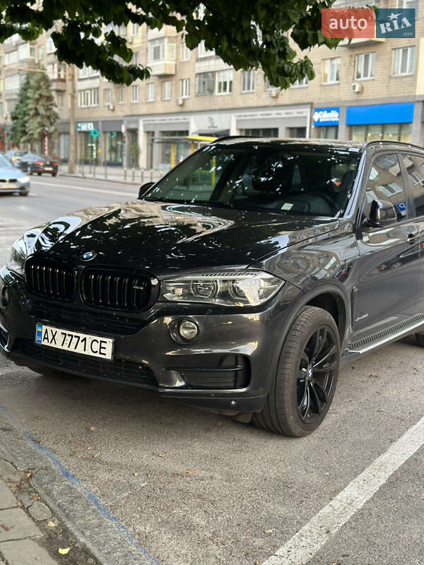 Позашляховик / Кросовер BMW X5 2015 в 