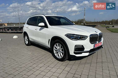 Внедорожник / Кроссовер BMW X5 2020 в 