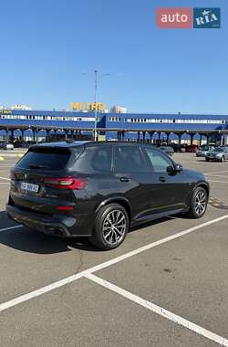 Позашляховик / Кросовер BMW X5 2021 в 
