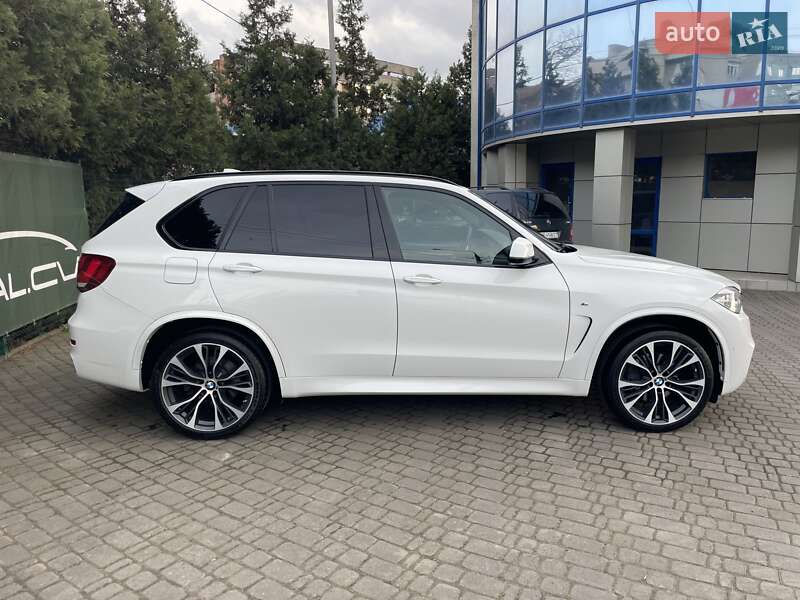 Позашляховик / Кросовер BMW X5 2017 в Чернівцях