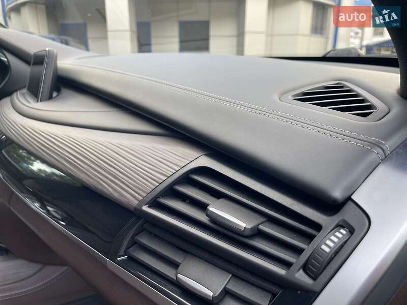 Позашляховик / Кросовер BMW X5 2017 в Чернівцях