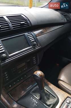 Позашляховик / Кросовер BMW X5 2002 в 