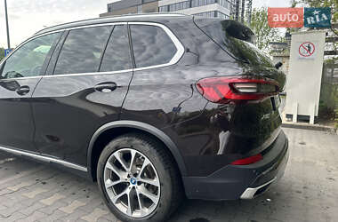 Внедорожник / Кроссовер BMW X5 2021 в 