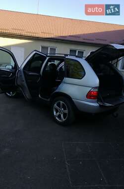 Позашляховик / Кросовер BMW X5 2003 в 