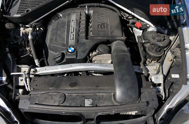 Позашляховик / Кросовер BMW X5 2011 в 