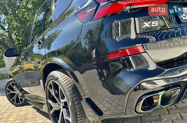 Позашляховик / Кросовер BMW X5 2022 в 