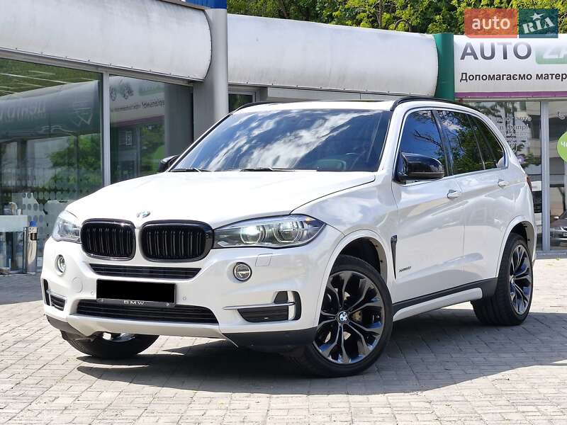 Позашляховик / Кросовер BMW X5 2015 в 