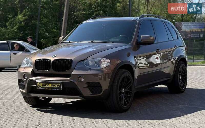 Внедорожник / Кроссовер BMW X5 2011 в Черновцах
