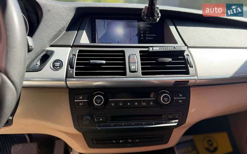 Внедорожник / Кроссовер BMW X5 2011 в Черновцах