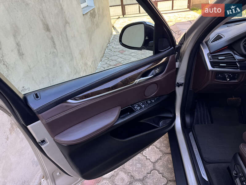 Внедорожник / Кроссовер BMW X5 2016 в Дубно