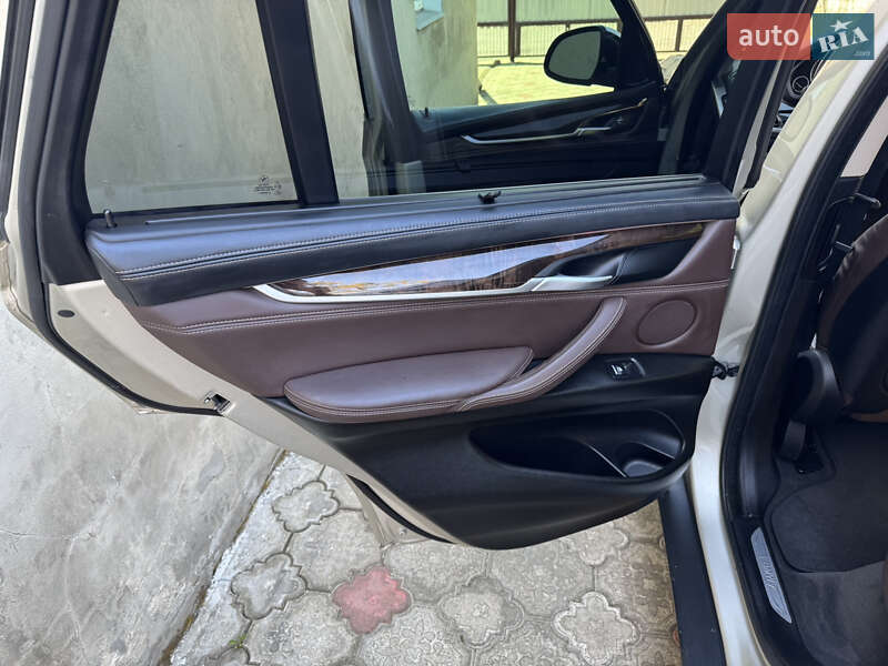 Внедорожник / Кроссовер BMW X5 2016 в Дубно