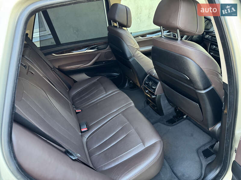 Внедорожник / Кроссовер BMW X5 2016 в Дубно