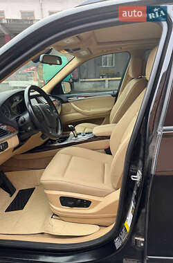 Внедорожник / Кроссовер BMW X5 2012 в 