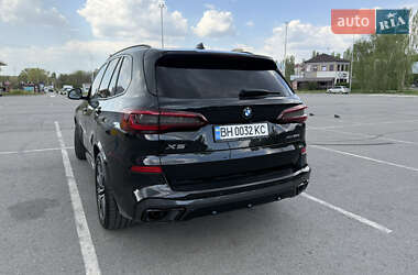 Позашляховик / Кросовер BMW X5 2021 в 