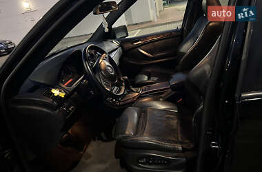 Позашляховик / Кросовер BMW X5 2003 в 