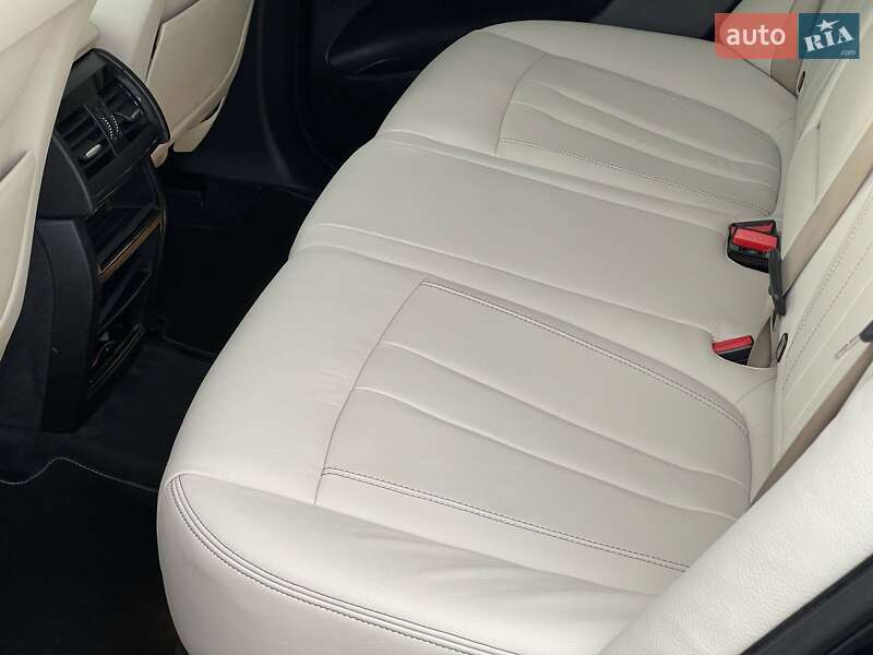 Позашляховик / Кросовер BMW X5 2015 в Ужгороді