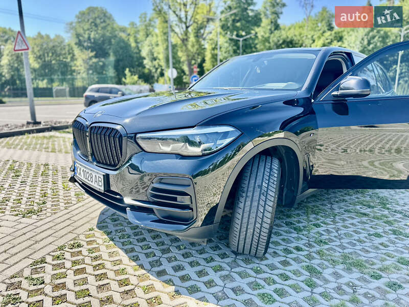 Внедорожник / Кроссовер BMW X5 2021 в Харькове