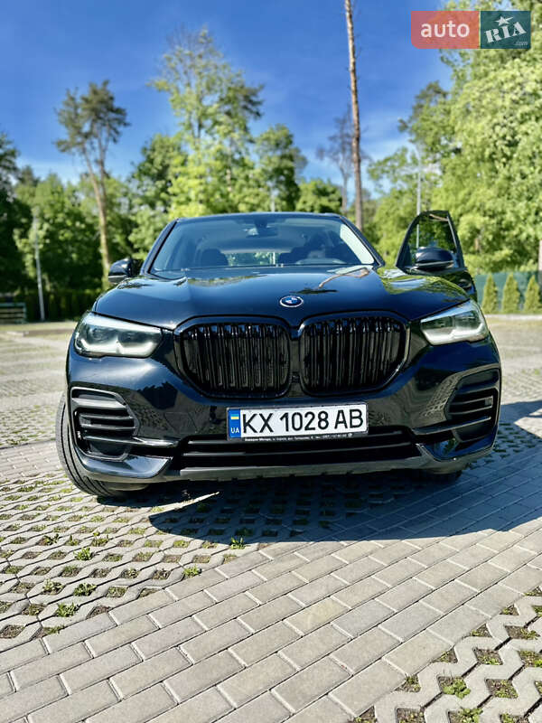 Внедорожник / Кроссовер BMW X5 2021 в Харькове