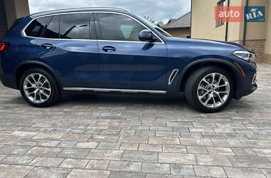 Позашляховик / Кросовер BMW X5 2022 в 