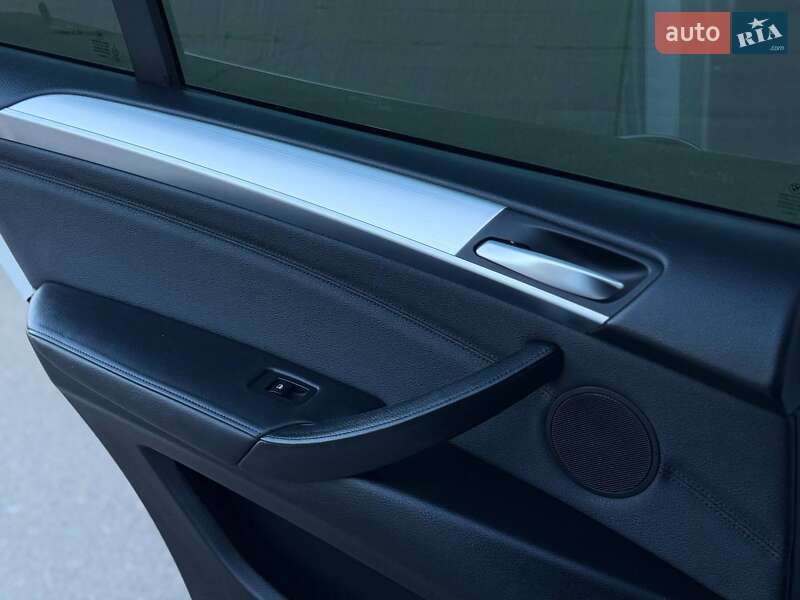 Позашляховик / Кросовер BMW X5 2011 в Миколаєві