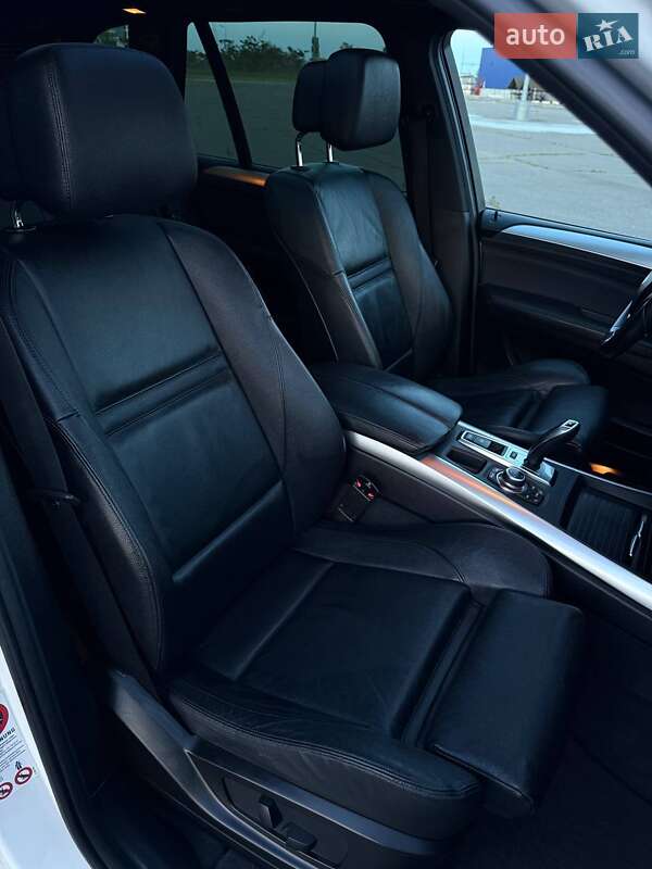 Позашляховик / Кросовер BMW X5 2011 в Миколаєві