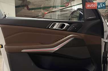 Позашляховик / Кросовер BMW X5 2021 в 