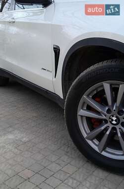 Позашляховик / Кросовер BMW X5 2015 в 