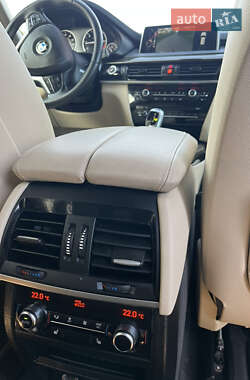 Позашляховик / Кросовер BMW X5 2016 в 