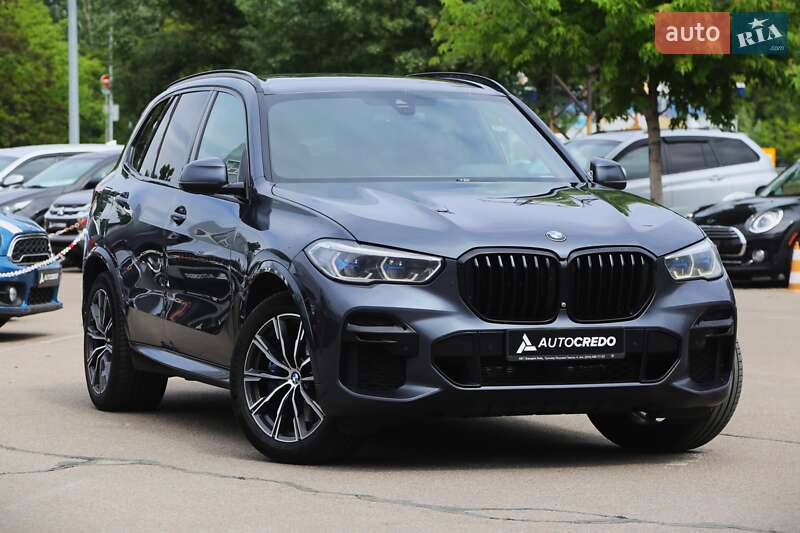 Позашляховик / Кросовер BMW X5 2021 в 
