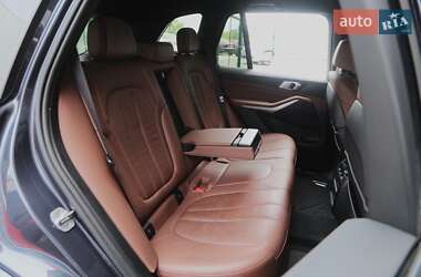 Позашляховик / Кросовер BMW X5 2021 в 