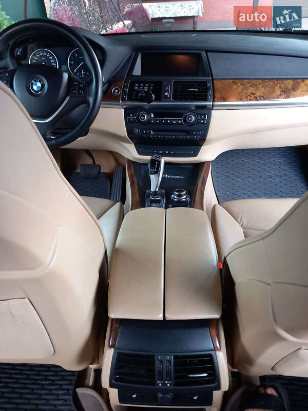 Позашляховик / Кросовер BMW X5 2010 в Ізмаїлі