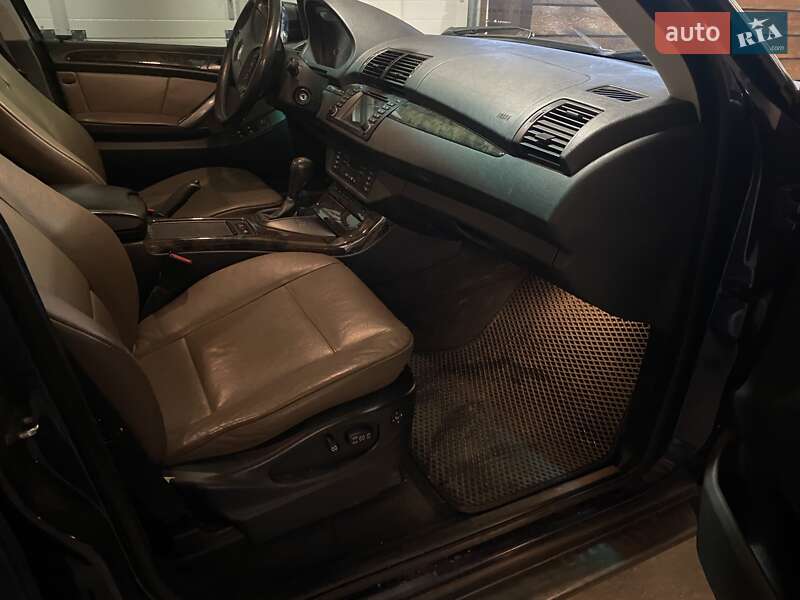 Внедорожник / Кроссовер BMW X5 2005 в Днепре