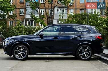 Позашляховик / Кросовер BMW X5 2021 в 