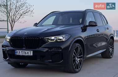 Внедорожник / Кроссовер BMW X5 2019 в 