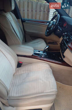 Позашляховик / Кросовер BMW X5 2011 в 