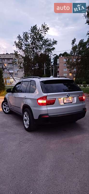 Внедорожник / Кроссовер BMW X5 2009 в Нетешине